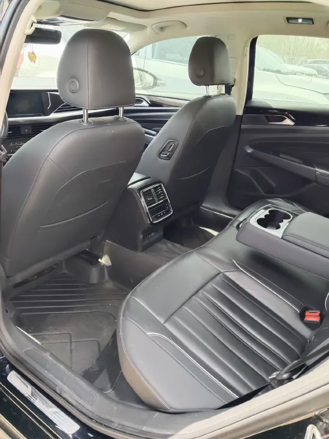 2023 Volkswagen Passat 2.0T 186HP L4 7DCT,autocango,china used car exporter,china ev exporter,chinese used car exporter,chinese used ev exporter