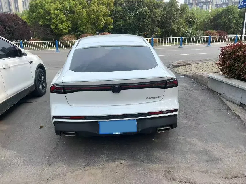 2024 ChangAn UNI-V 1.5T 188HP L4 7DCT,autocango,china used car exporter,china ev exporter,chinese used car exporter,chinese used ev exporter