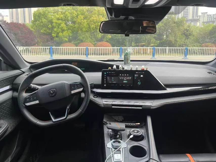 2024 ChangAn UNI-V 1.5T 188HP L4 7DCT,autocango,china used car exporter,china ev exporter,chinese used car exporter,chinese used ev exporter