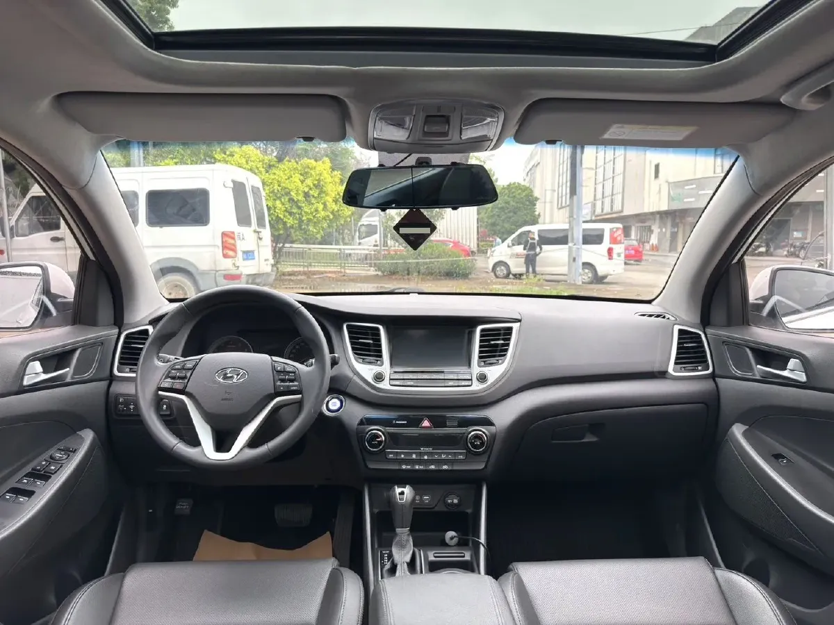2018 Hyundai Tucson 1.6T 177HP L4 7DCT,autocango,china used car exporter,china ev exporter,chinese used car exporter,chinese used ev exporter