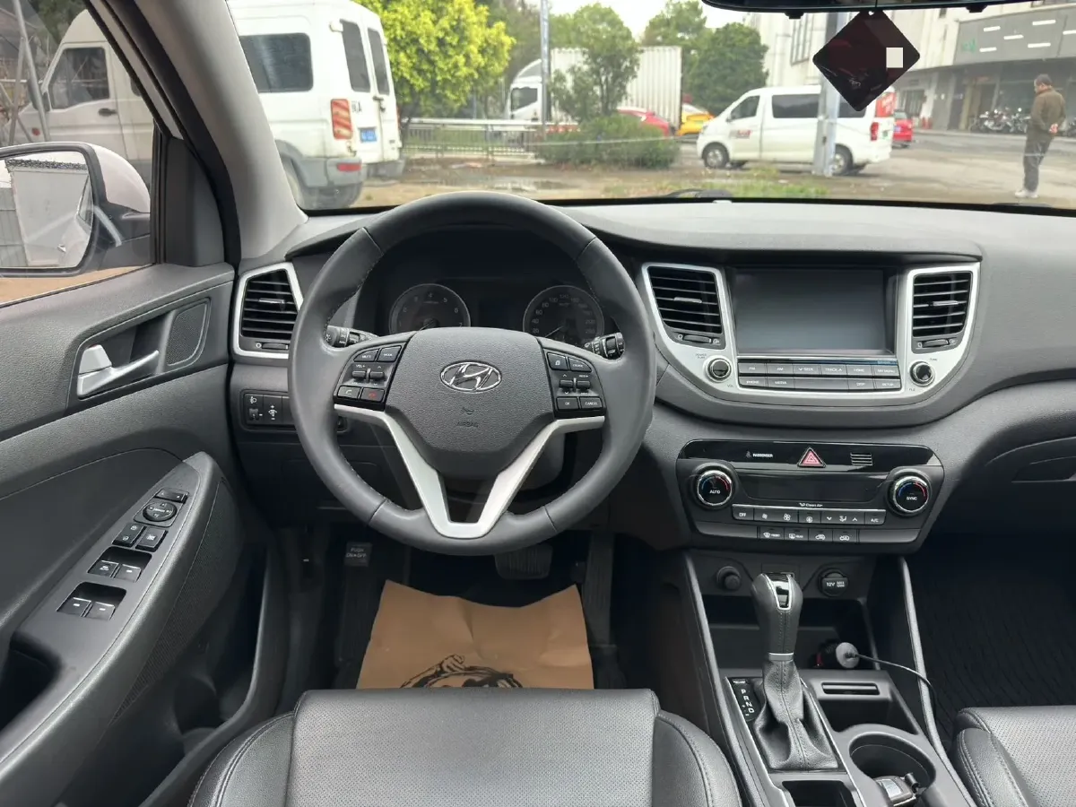 2018 Hyundai Tucson 1.6T 177HP L4 7DCT,autocango,china used car exporter,china ev exporter,chinese used car exporter,chinese used ev exporter