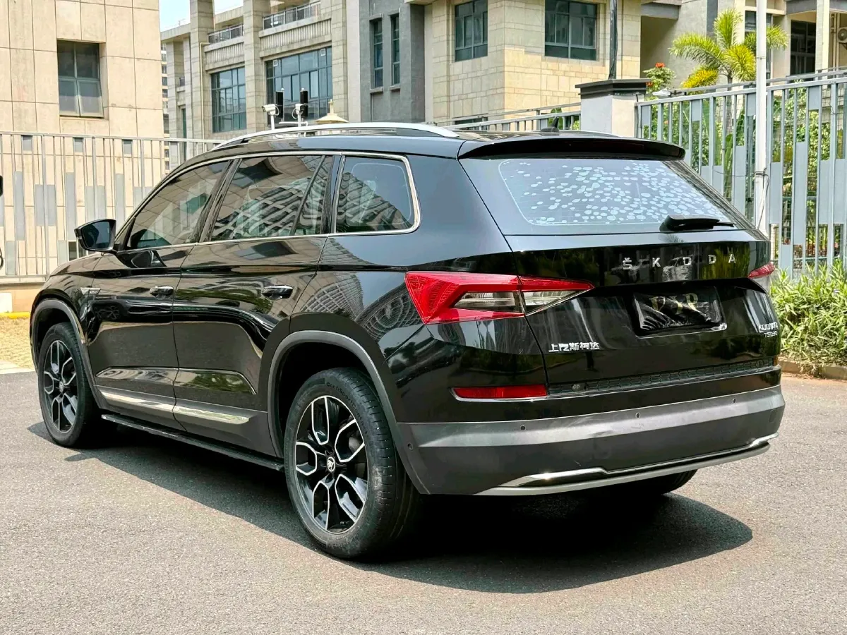 2020 Skoda Kodiak 2.0T 186HP L4 7DCT,autocango,china used car exporter,china ev exporter,chinese used car exporter,chinese used ev exporter