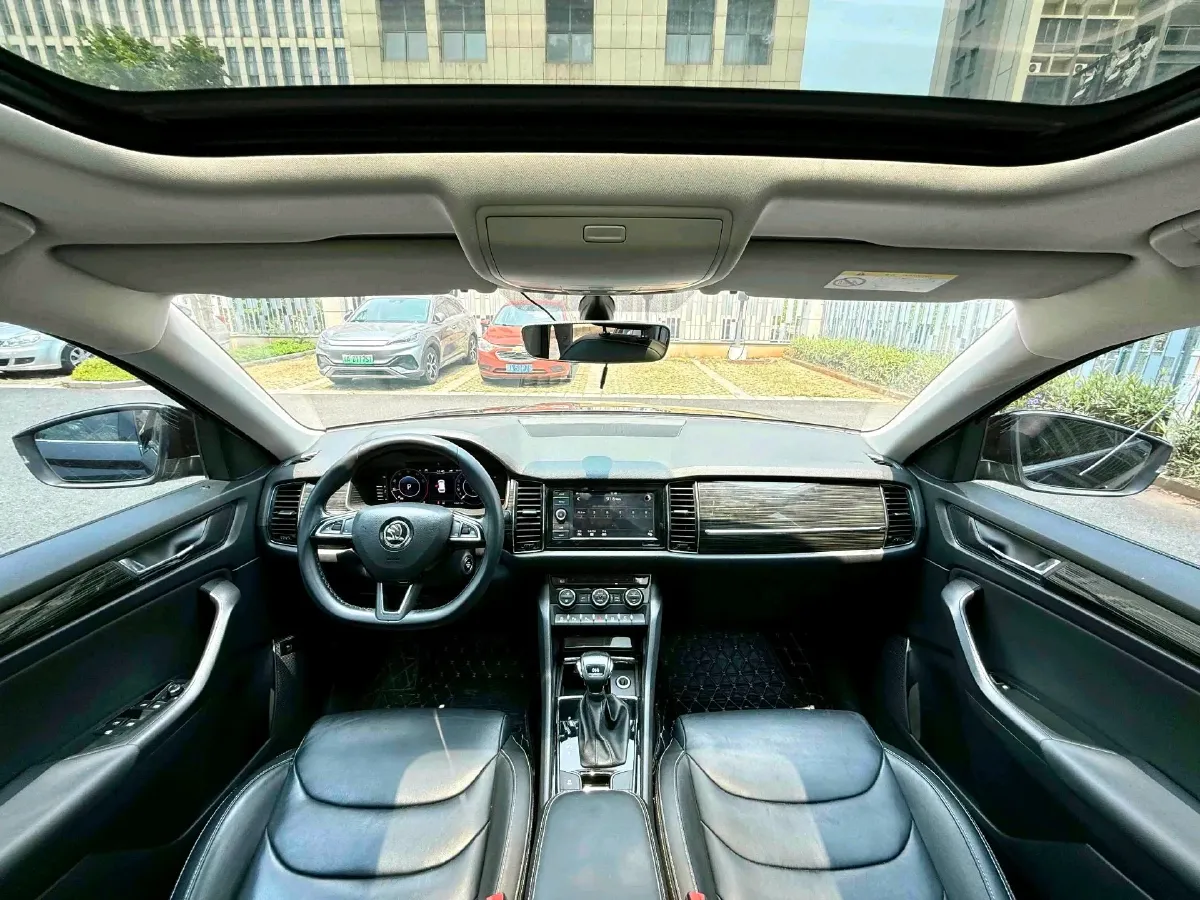 2020 Skoda Kodiak 2.0T 186HP L4 7DCT,autocango,china used car exporter,china ev exporter,chinese used car exporter,chinese used ev exporter