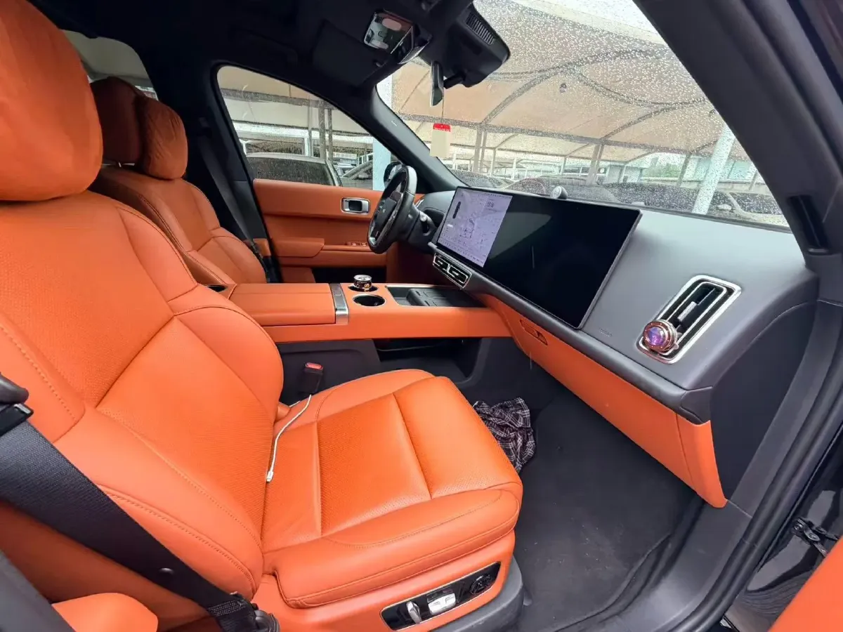 2024 Ford Bronco 2.3T 275HP L4 10AT,autocango,china used car exporter,china ev exporter,chinese used car exporter,chinese used ev exporter