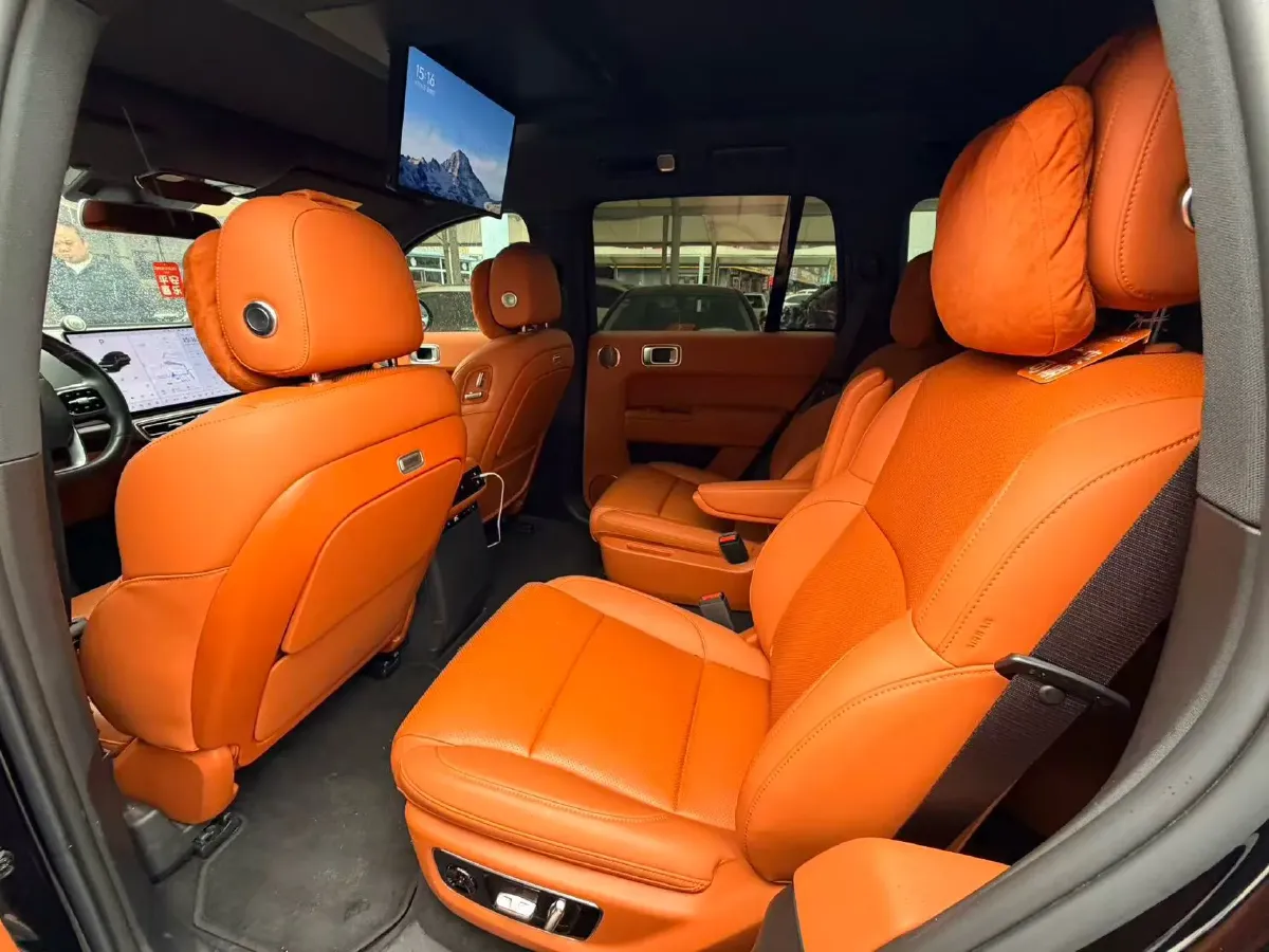 2024 Ford Bronco 2.3T 275HP L4 10AT,autocango,china used car exporter,china ev exporter,chinese used car exporter,chinese used ev exporter