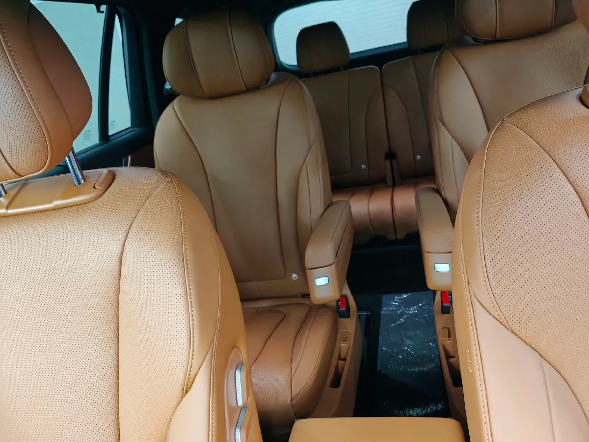 2024 AITO AITO M9 1.5T 152HP L4 REEV 42KWH,autocango,china used car exporter,china ev exporter,chinese used car exporter,chinese used ev exporter