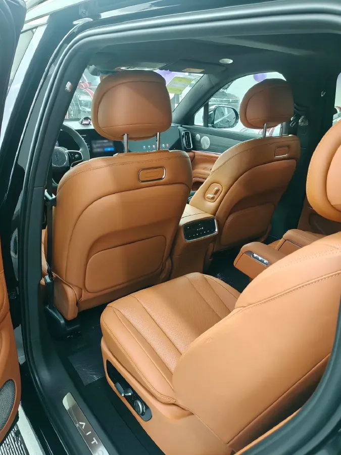 2024 AITO AITO M9 1.5T 152HP L4 REEV 42KWH,autocango,china used car exporter,china ev exporter,chinese used car exporter,chinese used ev exporter