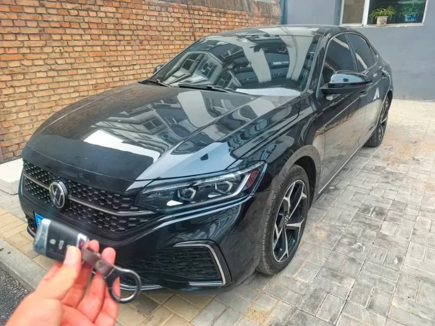 2023 Volkswagen Passat 2.0T 186HP L4 7DCT,autocango,china used car exporter,china ev exporter,chinese used car exporter,chinese used ev exporter