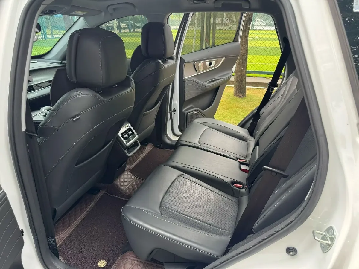 2024 Chery Tiggo 8 Plus 1.6T 197HP L4 7DCT,autocango,china used car exporter,china ev exporter,chinese used car exporter,chinese used ev exporter