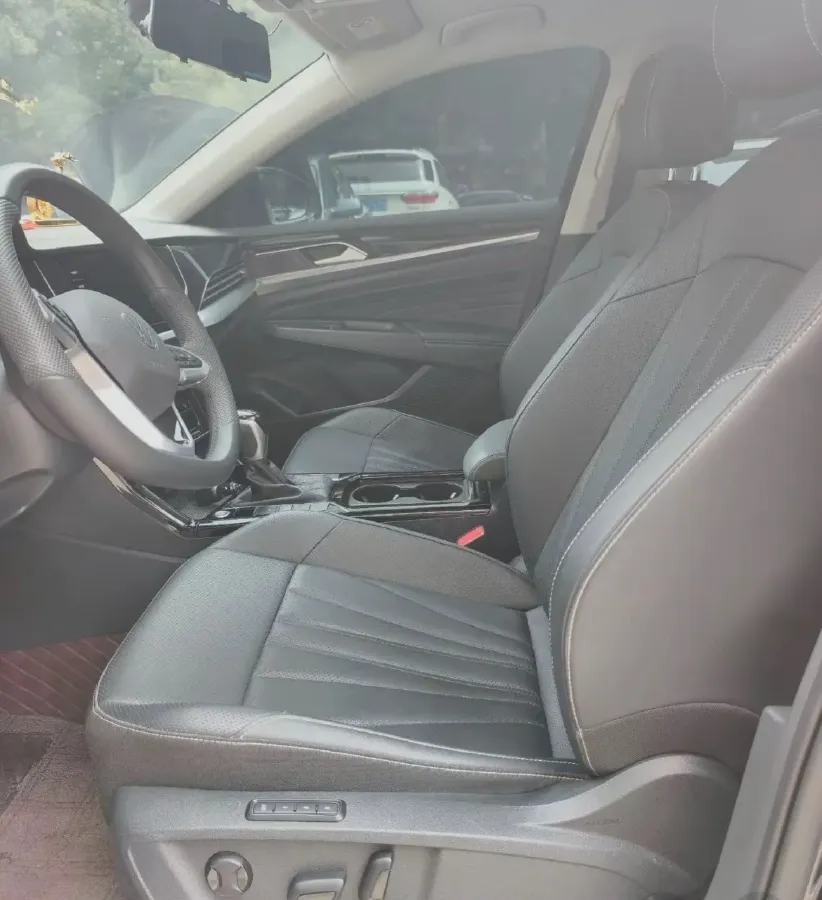 2024 Volkswagen Passat 2.0T 220HP L4 7DCT,autocango,china used car exporter,china ev exporter,chinese used car exporter,chinese used ev exporter