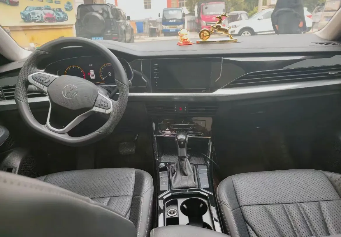 2024 Volkswagen Passat 2.0T 220HP L4 7DCT,autocango,china used car exporter,china ev exporter,chinese used car exporter,chinese used ev exporter