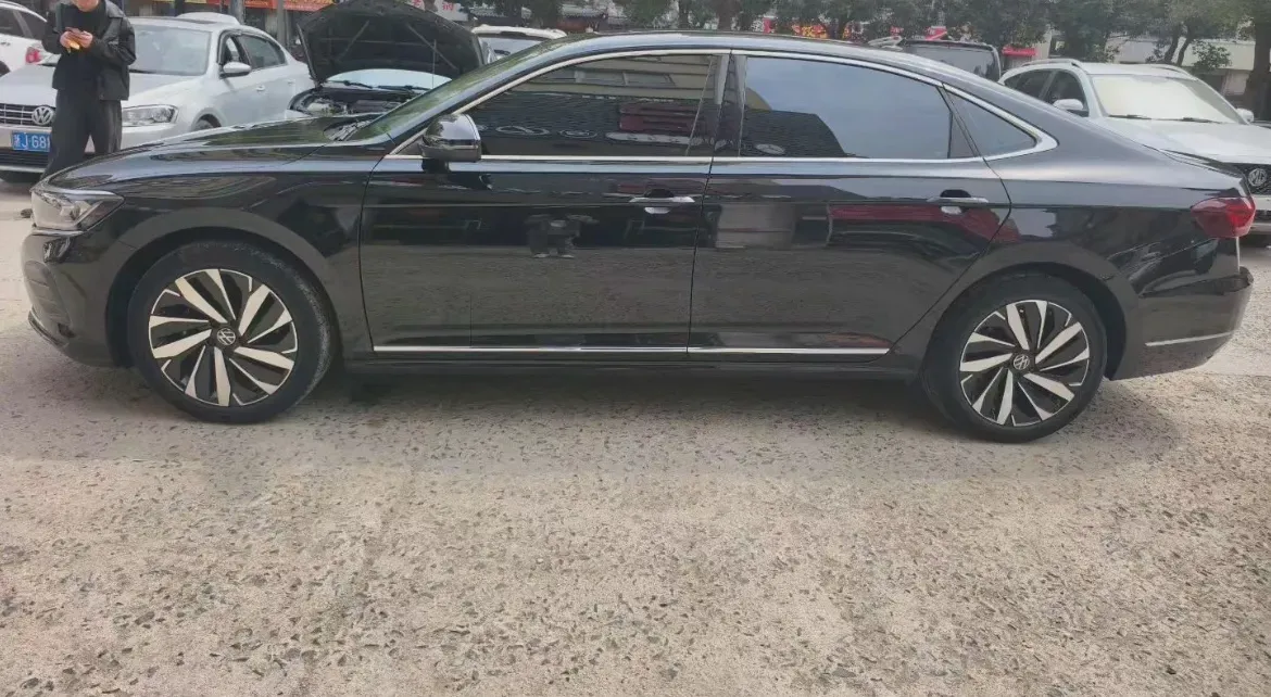 2024 Volkswagen Passat 2.0T 220HP L4 7DCT,autocango,china used car exporter,china ev exporter,chinese used car exporter,chinese used ev exporter