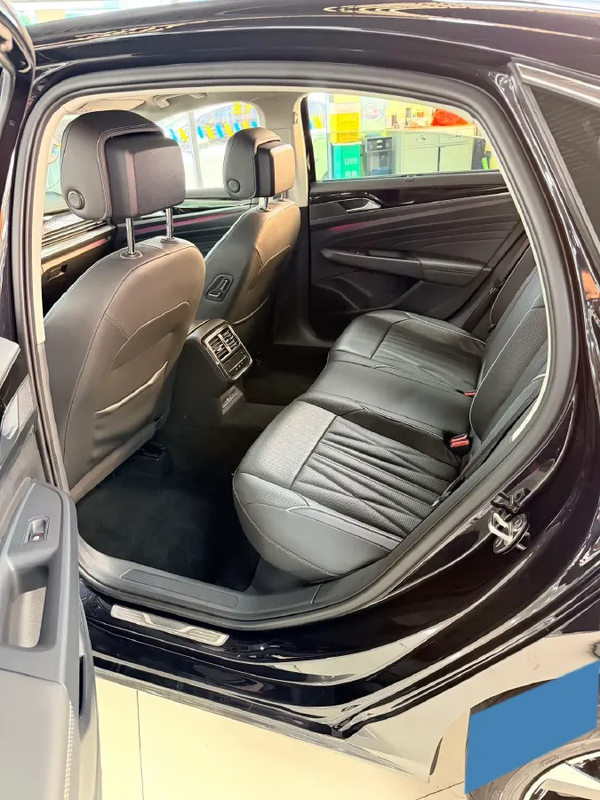 2022 Xpeng P7 BEV 60.2KWH,autocango,china used car exporter,china ev exporter,chinese used car exporter,chinese used ev exporter