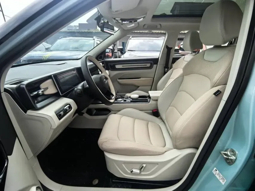 2023 Geely ICON 1.5T 181HP L4 7DCT,autocango,china used car exporter,china ev exporter,chinese used car exporter,chinese used ev exporter