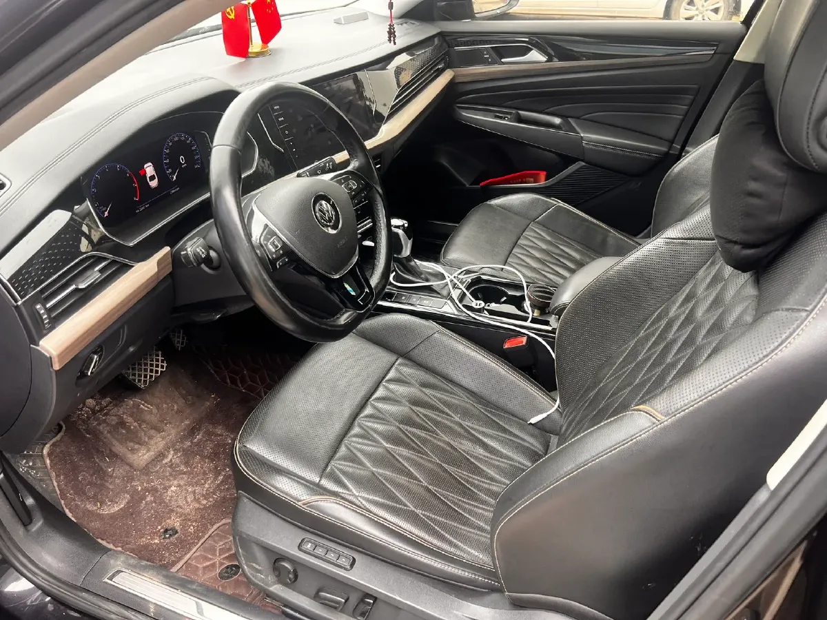 2020 Volkswagen Passat 2.0T 186HP L4 7DCT,autocango,china used car exporter,china ev exporter,chinese used car exporter,chinese used ev exporter