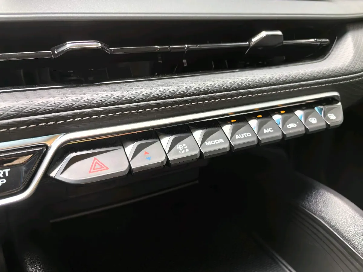 2024 Geely Binray 1.5T 181HP L4 7DCT,autocango,china used car exporter,china ev exporter,chinese used car exporter,chinese used ev exporter