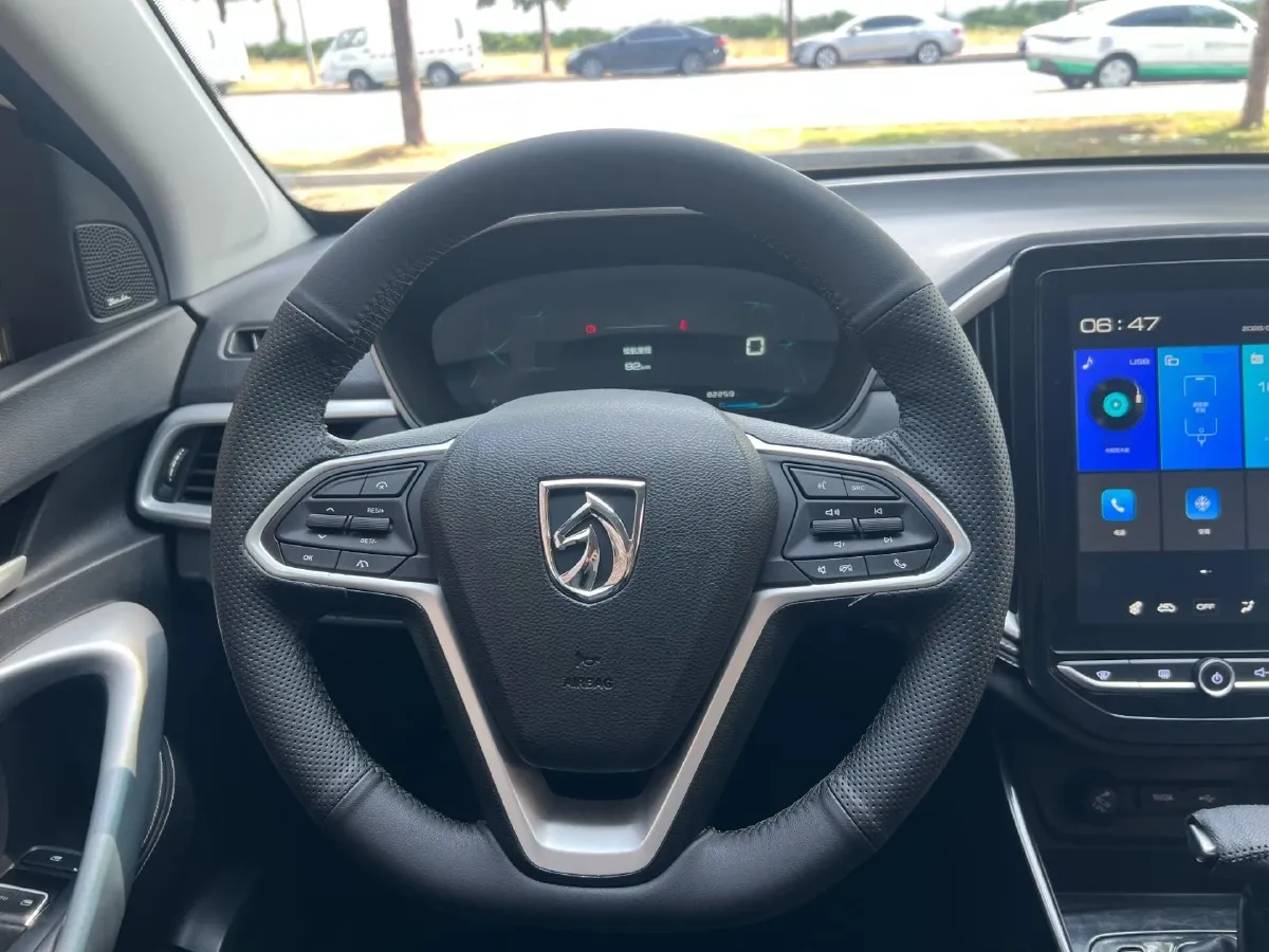 2021 BaoJun 530 1.5T 147HP L4 6MT,autocango,china used car exporter,china ev exporter,chinese used car exporter,chinese used ev exporter