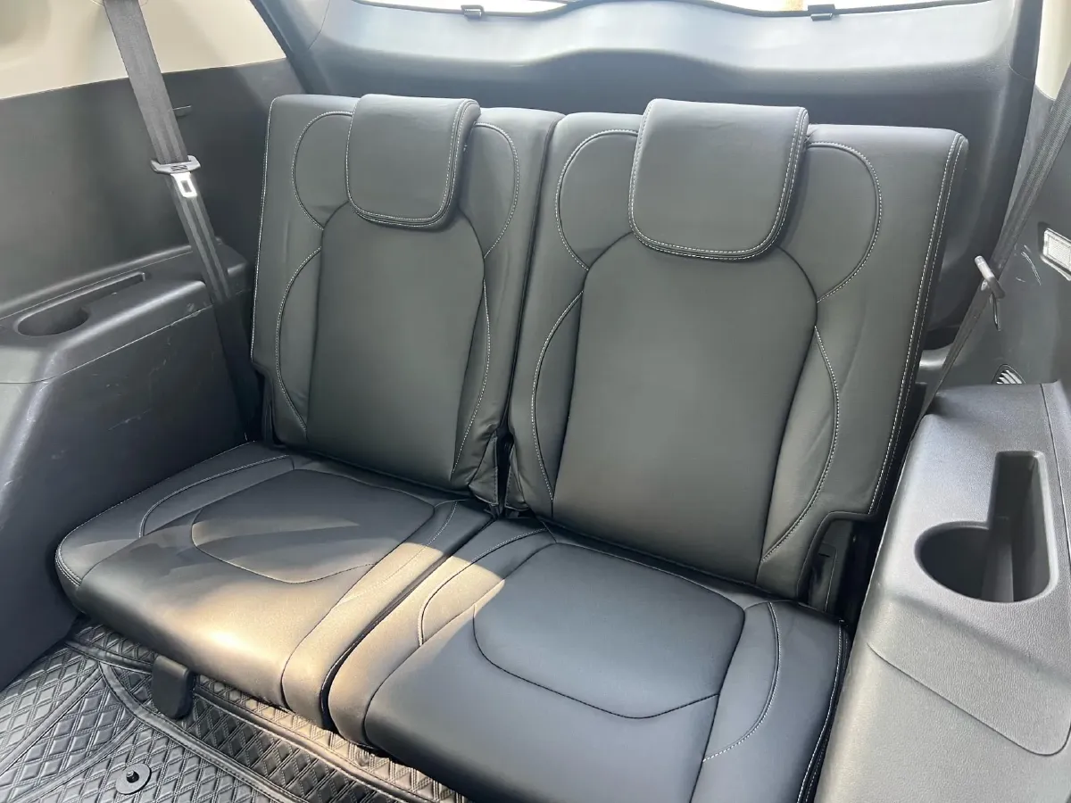 2021 BaoJun 530 1.5T 147HP L4 6MT,autocango,china used car exporter,china ev exporter,chinese used car exporter,chinese used ev exporter