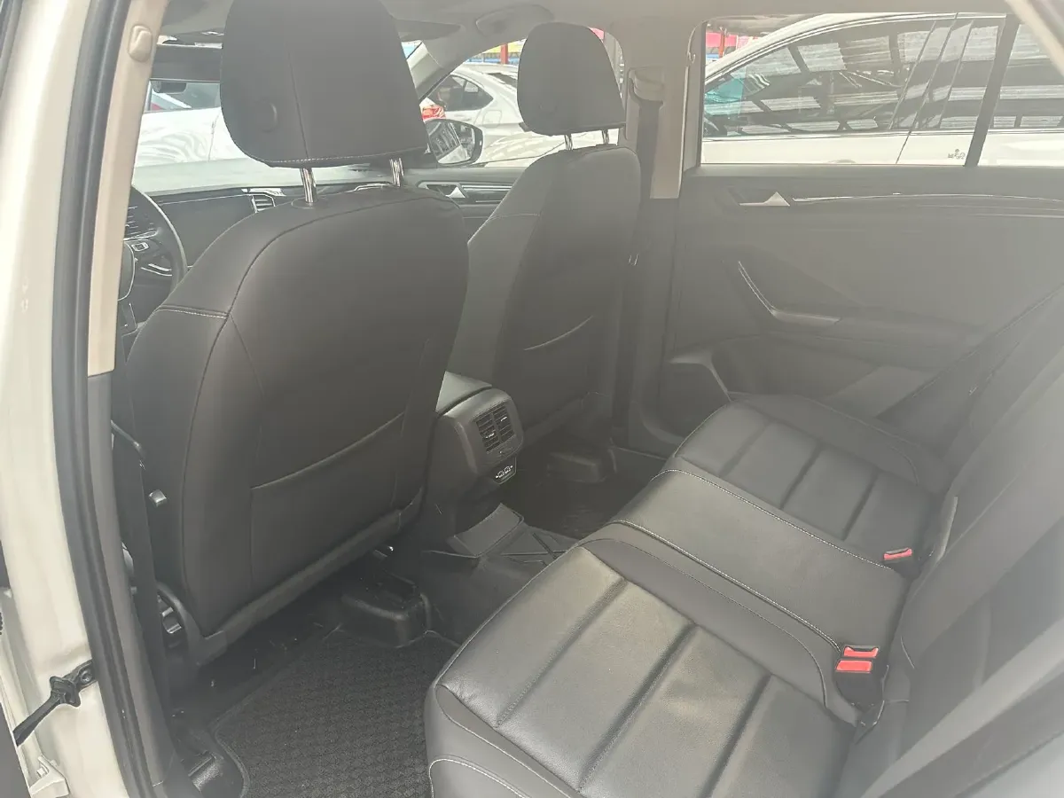 2021 Volkswagen T-Roc 1.4T 150HP L4 7DCT,autocango,china used car exporter,china ev exporter,chinese used car exporter,chinese used ev exporter