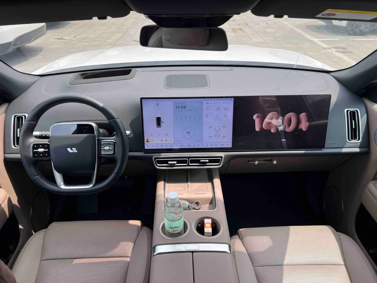 2024 Volvo S60 2.0T 197HP L4 7DCT,autocango,china used car exporter,china ev exporter,chinese used car exporter,chinese used ev exporter