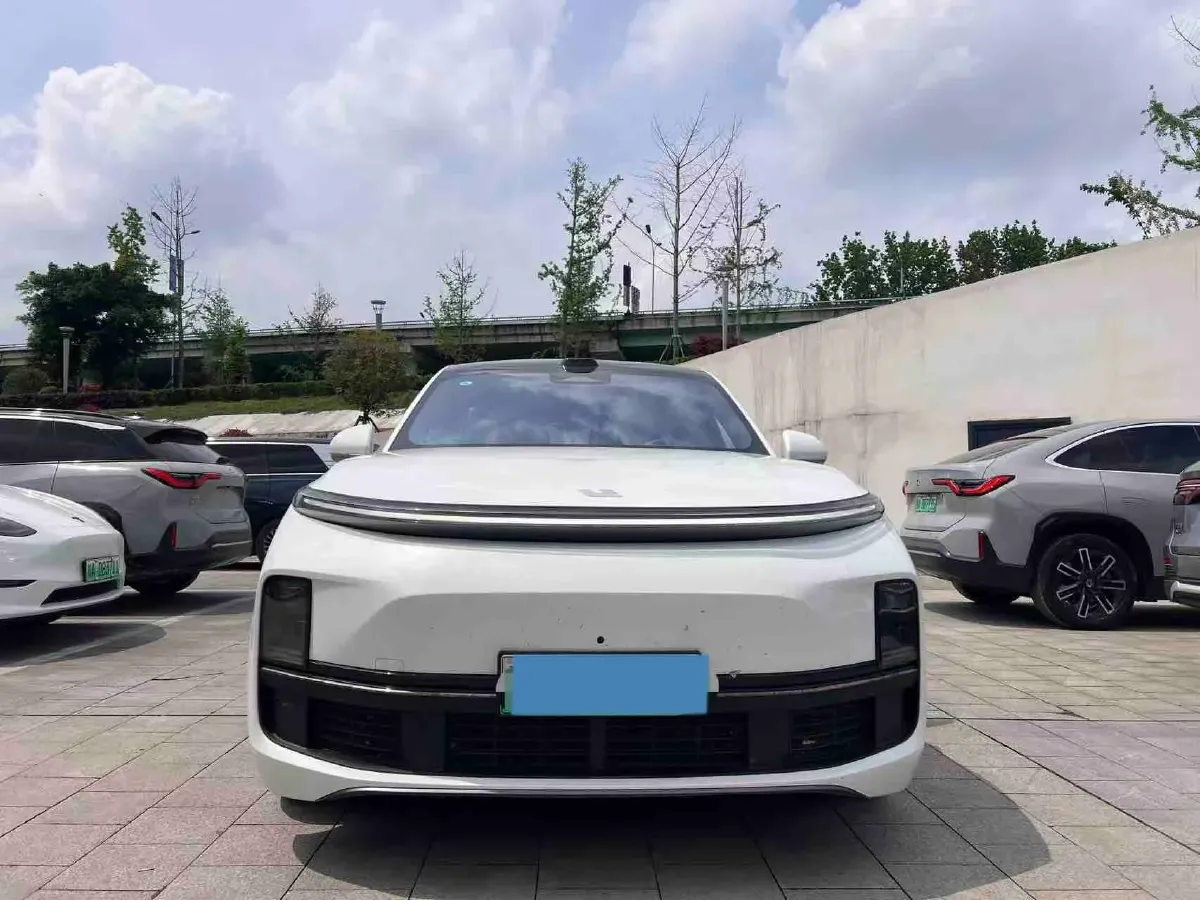 2024 Volvo S60 2.0T 197HP L4 7DCT,autocango,china used car exporter,china ev exporter,chinese used car exporter,chinese used ev exporter