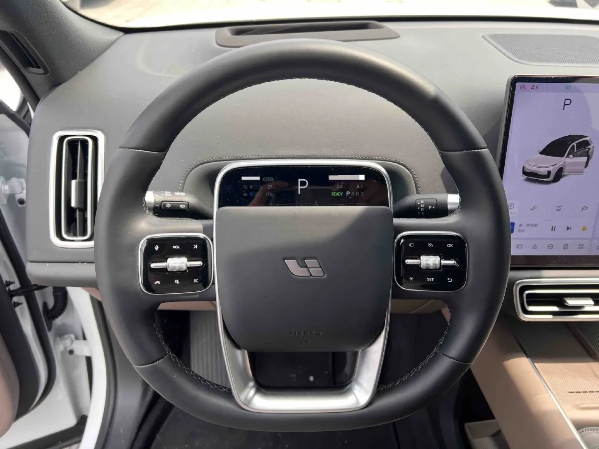 2024 Volvo S60 2.0T 197HP L4 7DCT,autocango,china used car exporter,china ev exporter,chinese used car exporter,chinese used ev exporter