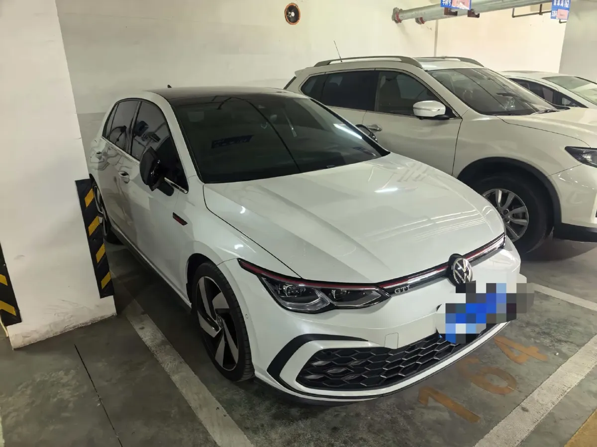 2023 Volkswagen GolfGTI 2.0T 220HP L4 7DCT,autocango,china used car exporter,china ev exporter,chinese used car exporter,chinese used ev exporter