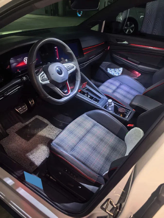 2023 Volkswagen GolfGTI 2.0T 220HP L4 7DCT,autocango,china used car exporter,china ev exporter,chinese used car exporter,chinese used ev exporter