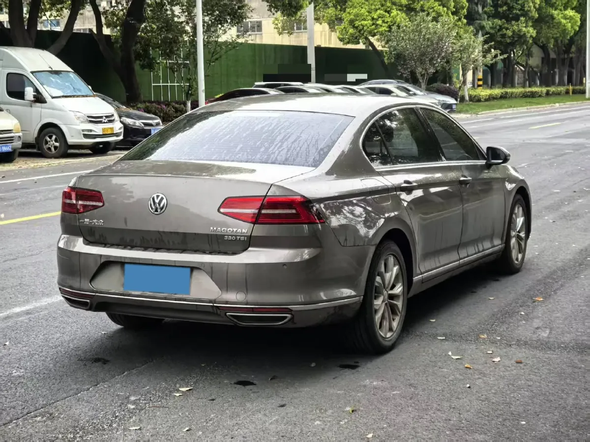 2017 Volkswagen Magotan 1.8T 180HP L4 7DCT,autocango,china used car exporter,china ev exporter,chinese used car exporter,chinese used ev exporter