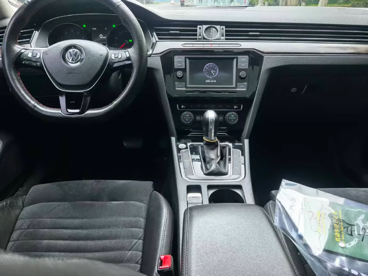 2017 Volkswagen Magotan 1.8T 180HP L4 7DCT,autocango,china used car exporter,china ev exporter,chinese used car exporter,chinese used ev exporter