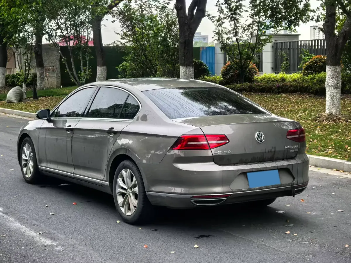 2017 Volkswagen Magotan 1.8T 180HP L4 7DCT,autocango,china used car exporter,china ev exporter,chinese used car exporter,chinese used ev exporter