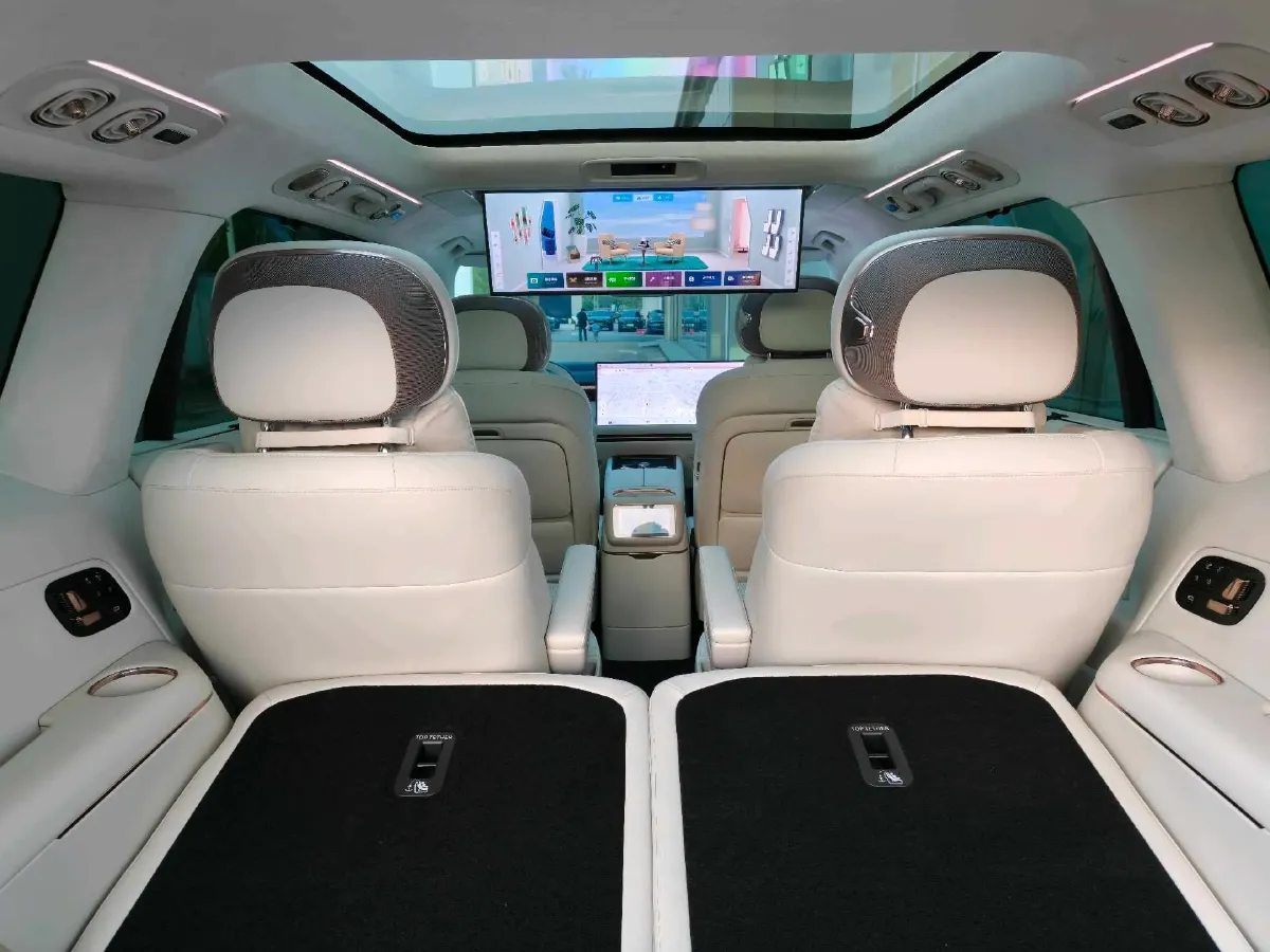 2025 LYNK&CO 900 2.0T 254HP L4 3DHT PHEV,autocango,china used car exporter,china ev exporter,chinese used car exporter,chinese used ev exporter