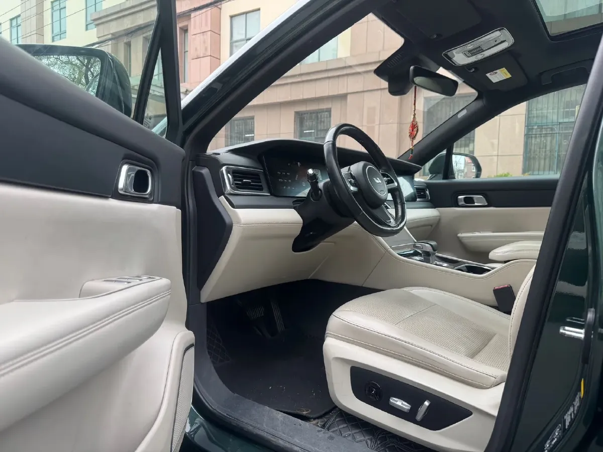 2021 Li ONE Range Extended 131HP REEV 40.5KWH,autocango,china used car exporter,china ev exporter,chinese used car exporter,chinese used ev exporter