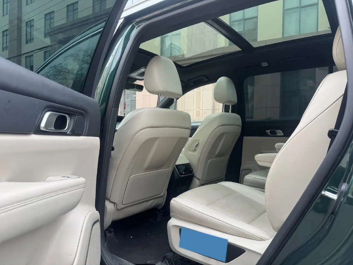 2021 Li ONE Range Extended 131HP REEV 40.5KWH,autocango,china used car exporter,china ev exporter,chinese used car exporter,chinese used ev exporter