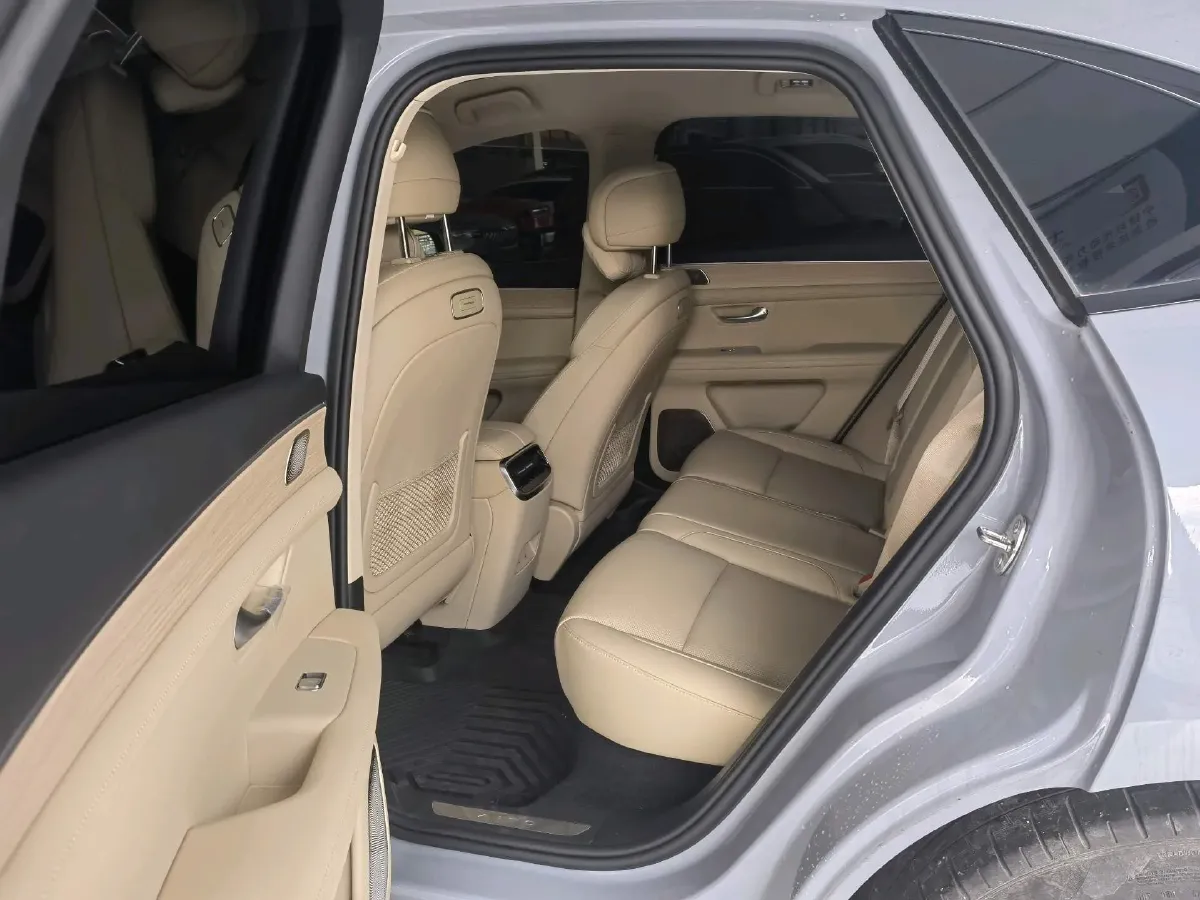 2023 HIMA AITO M5 1.5T 152HP L4 REEV 40KWH,autocango,china used car exporter,china ev exporter,chinese used car exporter,chinese used ev exporter