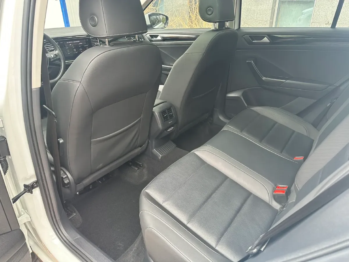 2021 Volkswagen T-Roc 1.4T 150HP L4 7DCT,autocango,china used car exporter,china ev exporter,chinese used car exporter,chinese used ev exporter