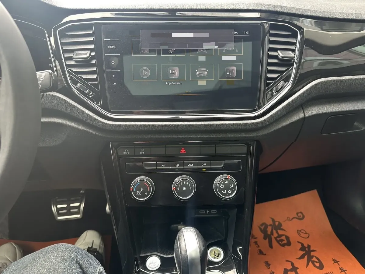 2021 Volkswagen T-Roc 1.4T 150HP L4 7DCT,autocango,china used car exporter,china ev exporter,chinese used car exporter,chinese used ev exporter