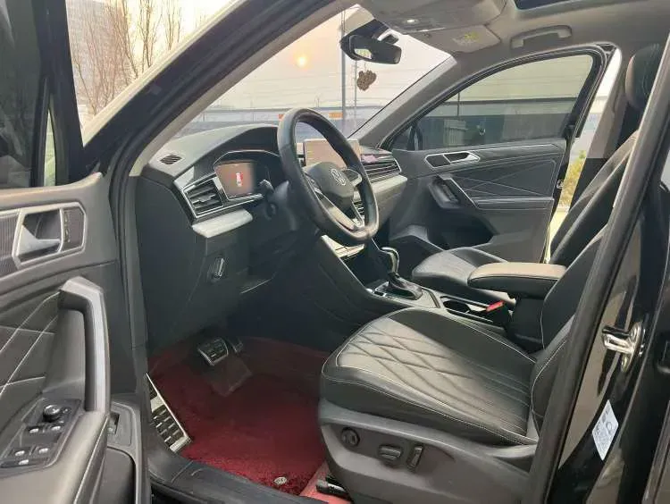 2024 Volkswagen Tiguan L 2.0T 186HP L4 7DCT,autocango,china used car exporter,china ev exporter,chinese used car exporter,chinese used ev exporter