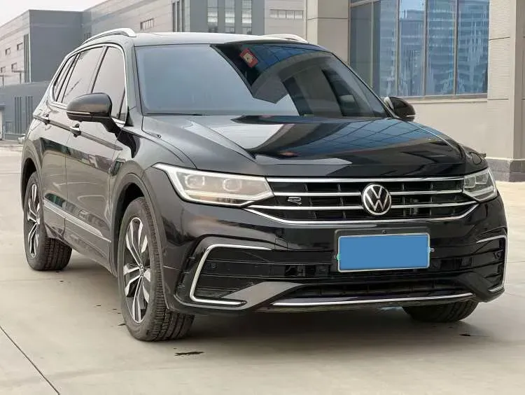 2024 Volkswagen Tiguan L 2.0T 186HP L4 7DCT,autocango,china used car exporter,china ev exporter,chinese used car exporter,chinese used ev exporter