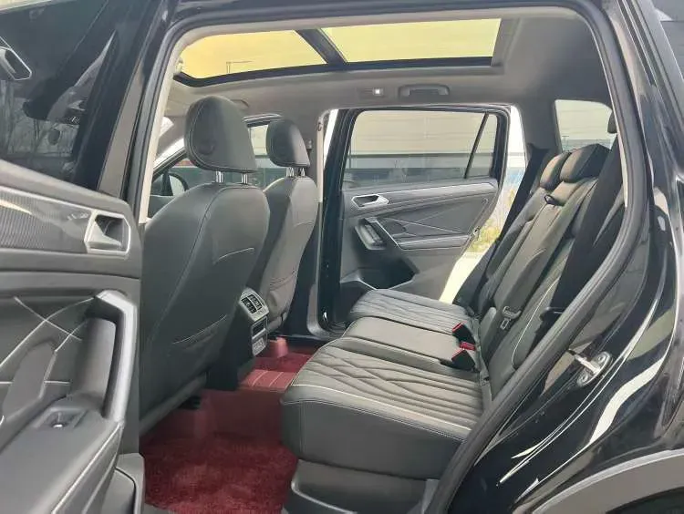 2024 Volkswagen Tiguan L 2.0T 186HP L4 7DCT,autocango,china used car exporter,china ev exporter,chinese used car exporter,chinese used ev exporter