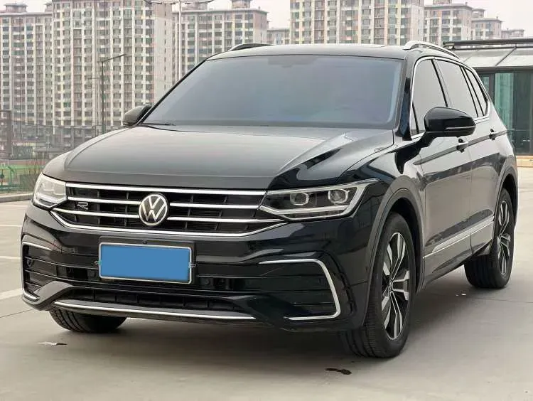 2024 Volkswagen Tiguan L 2.0T 186HP L4 7DCT,autocango,china used car exporter,china ev exporter,chinese used car exporter,chinese used ev exporter