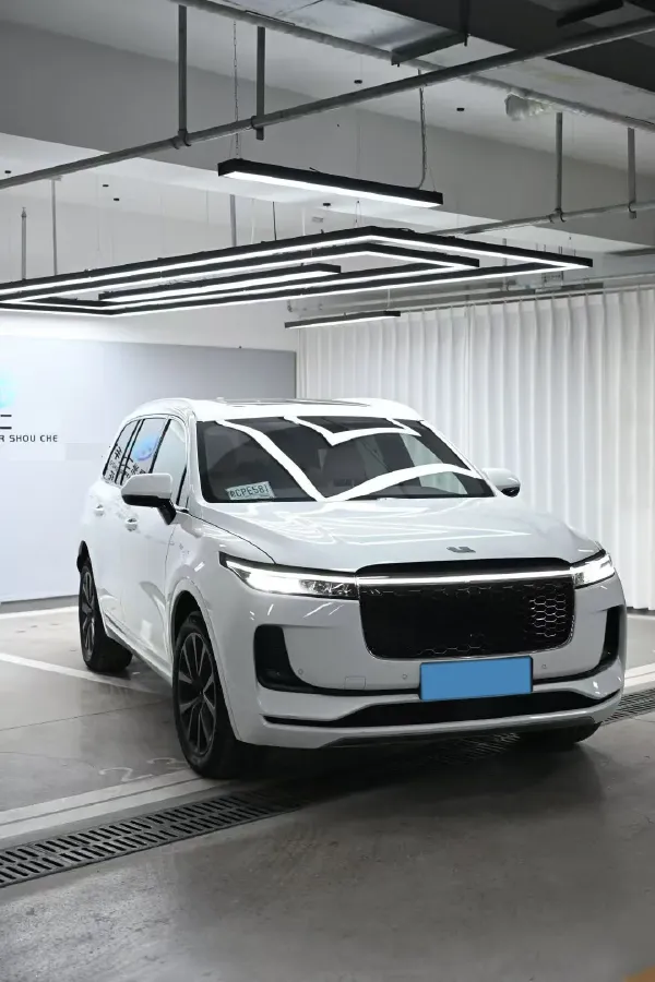 2021 Li ONE Range Extended 131HP REEV 40.5KWH,autocango,china used car exporter,china ev exporter,chinese used car exporter,chinese used ev exporter