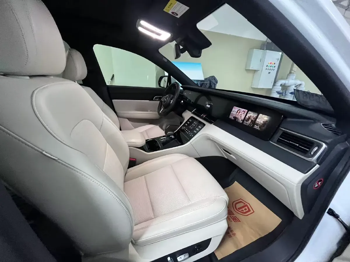 2021 Li ONE Range Extended 131HP REEV 40.5KWH,autocango,china used car exporter,china ev exporter,chinese used car exporter,chinese used ev exporter