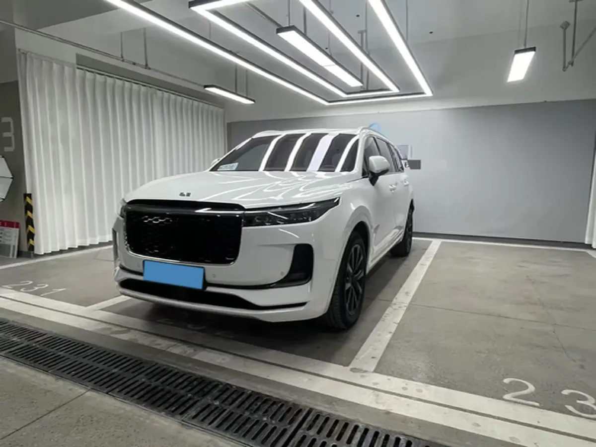 2021 Li ONE Range Extended 131HP REEV 40.5KWH,autocango,china used car exporter,china ev exporter,chinese used car exporter,chinese used ev exporter