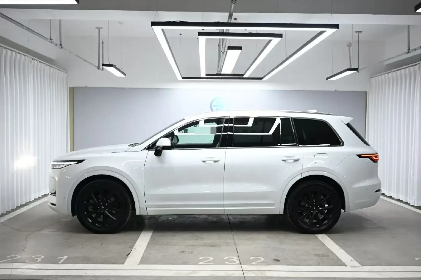 2021 Li ONE Range Extended 131HP REEV 40.5KWH,autocango,china used car exporter,china ev exporter,chinese used car exporter,chinese used ev exporter