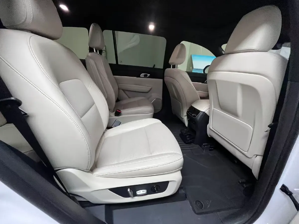 2021 Li ONE Range Extended 131HP REEV 40.5KWH,autocango,china used car exporter,china ev exporter,chinese used car exporter,chinese used ev exporter