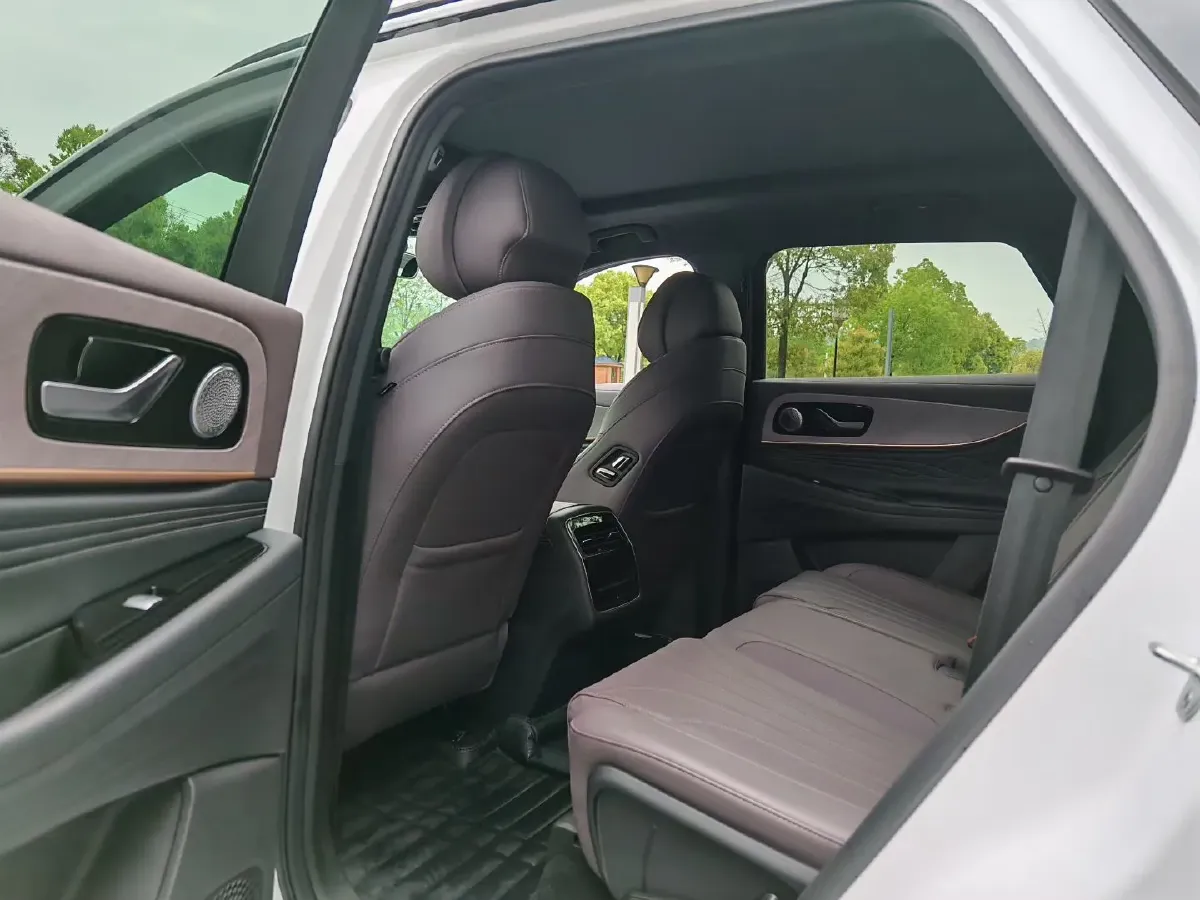 2025 Chery Tiggo 9 2.0T 261HP L4 8AT,autocango,china used car exporter,china ev exporter,chinese used car exporter,chinese used ev exporter