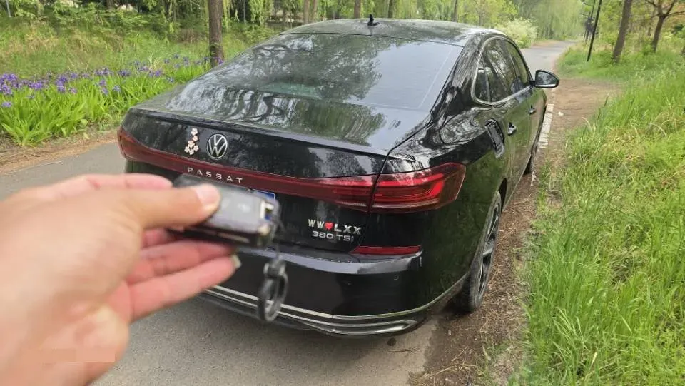 2025 Volkswagen Passat 2.0T 220HP L4 7DCT,autocango,china used car exporter,china ev exporter,chinese used car exporter,chinese used ev exporter