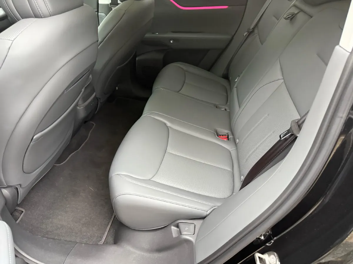 2025 Xpeng G6 BEV 68.5KWH,autocango,china used car exporter,china ev exporter,chinese used car exporter,chinese used ev exporter