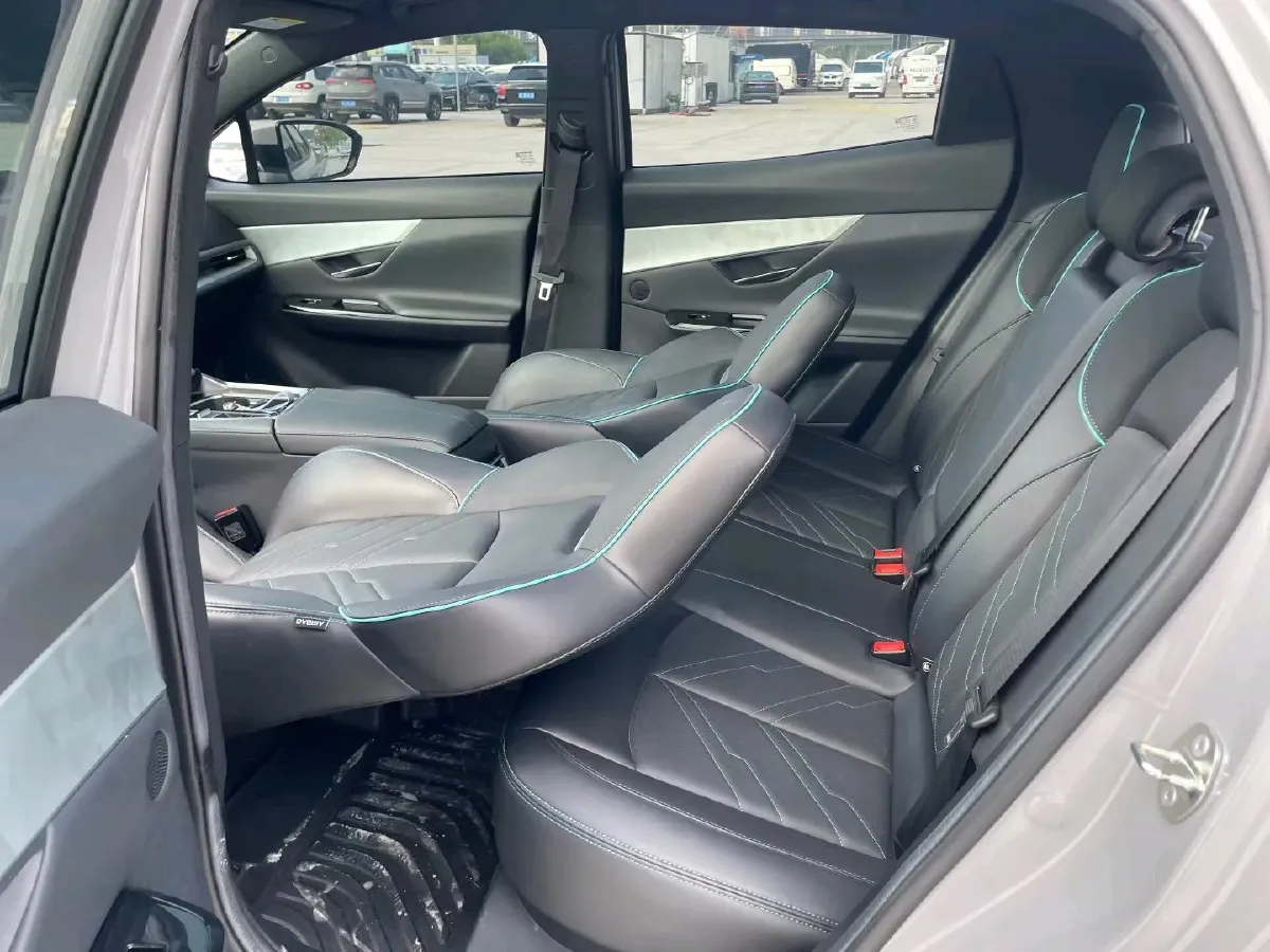 2023 ChangAn UNI-T 1.5T 188HP L4 7DCT,autocango,china used car exporter,china ev exporter,chinese used car exporter,chinese used ev exporter